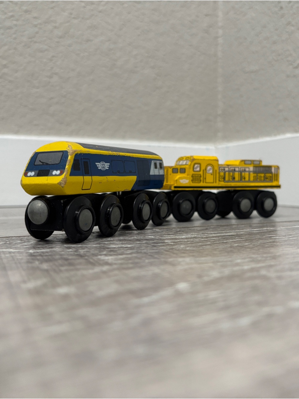 Maxim Wooden Train Set - Yellow - Picture 2 of 8